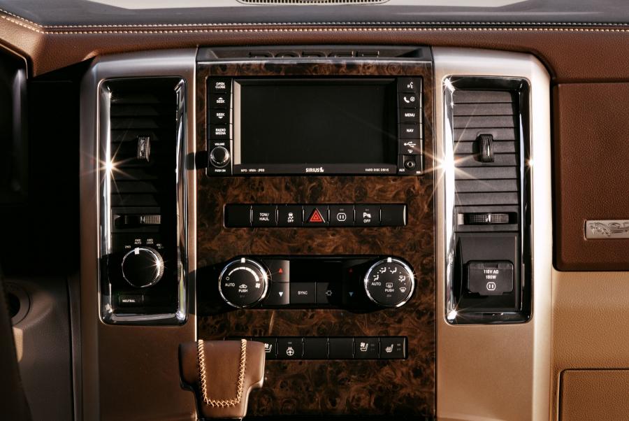  Dodge Ram 1500 Laramie Longhorn Crew Cab 2010 года  (фото 6 из 24)